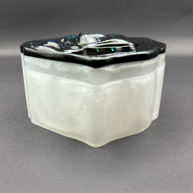 Boîte Cœur fleur noire