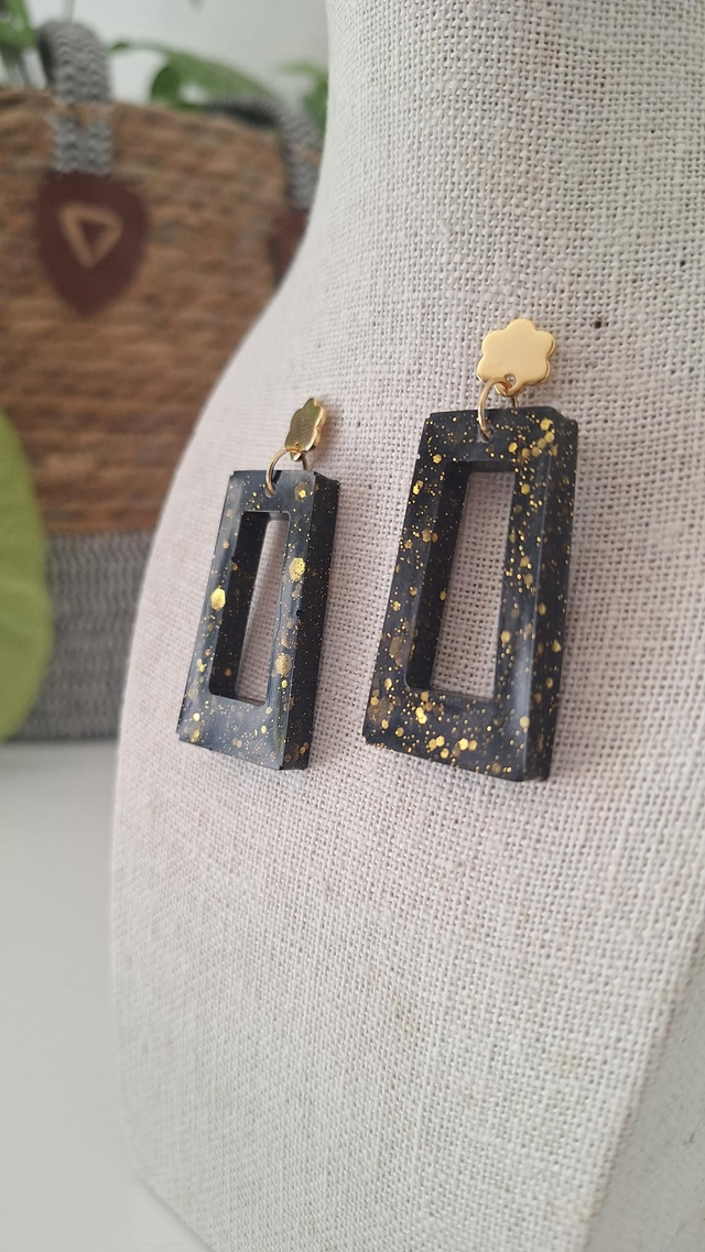 Boucles d'oreilles noires paillettes dorées