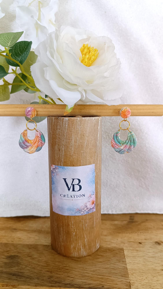 Boucles pendentes feuillage coloré 