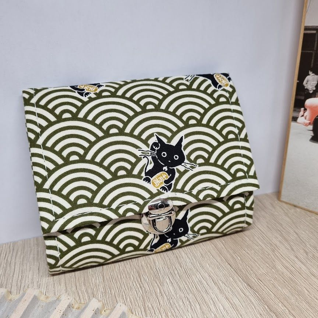 Portefeuille court Ă fermoir "Maneki" Vert