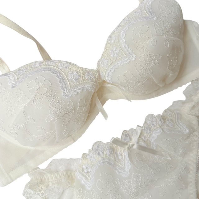 White lace Japanese Bra + underwear set UK 32B   