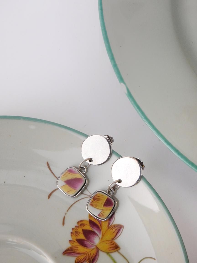 Boucles d'oreilles pendantes - porcelaine Charles Field Haviland - modèle Lotus no.1