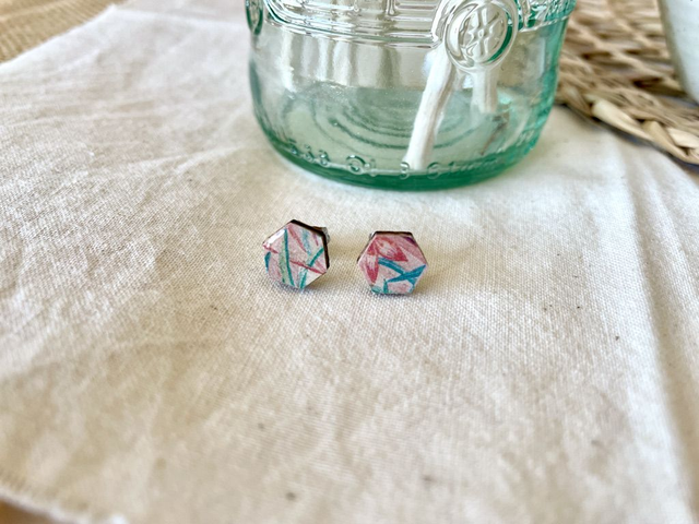 Puces d’oreilles Hexagones taille XS - Couleurs variées