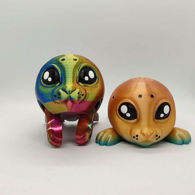 Seal Puff, Articulated Seal Puffling, 3D Printed Seal, Cute Poseable Ocean Animal Figurine 