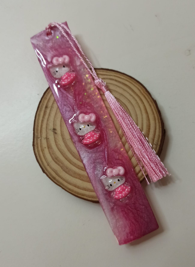 Hello Kitty - Marque page (05)