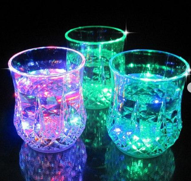  verres lumineux pour vos fetes pour club,bar ou autre