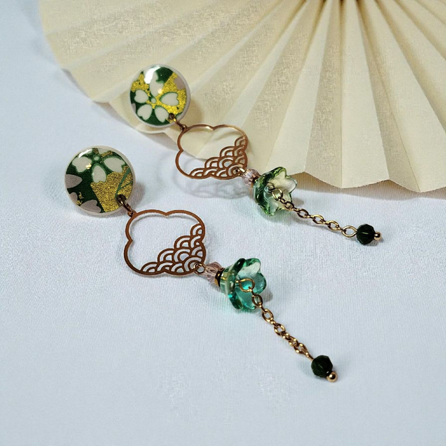 Boucles d'oreilles pendantes motifs japonais vert
