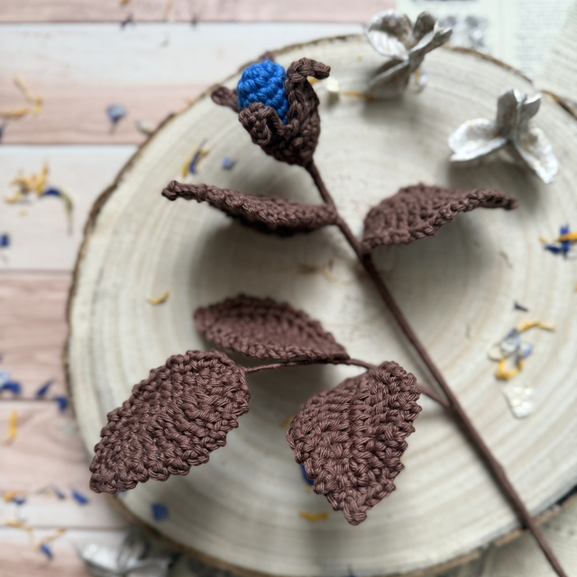 Feuillages de rose et son bourgeon (personnalisable pour créer votre bouquet)