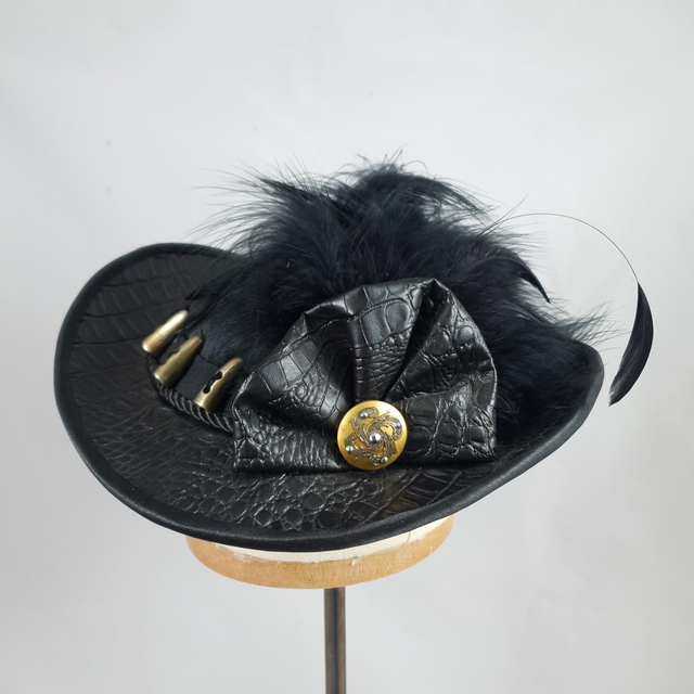 Capeline victorienne baroudeuse