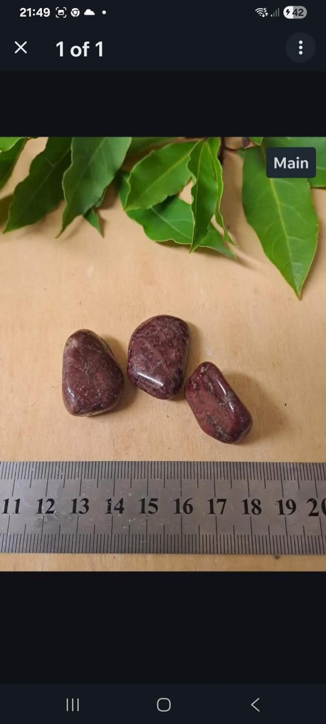 RED WINE QUARTZ TUMBLESTONE