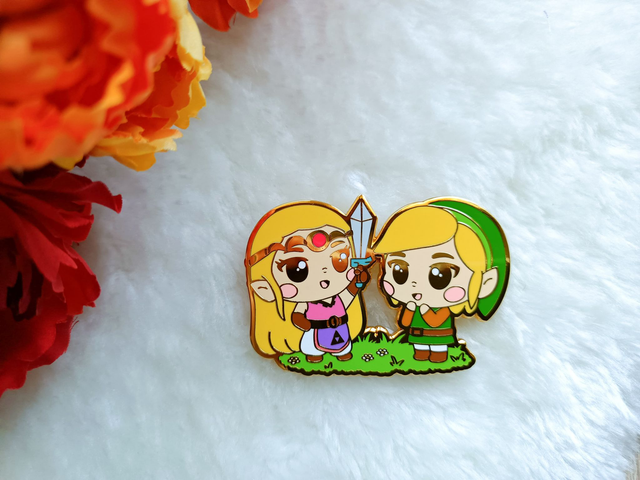 Zelda &amp; Link Enamel Pin