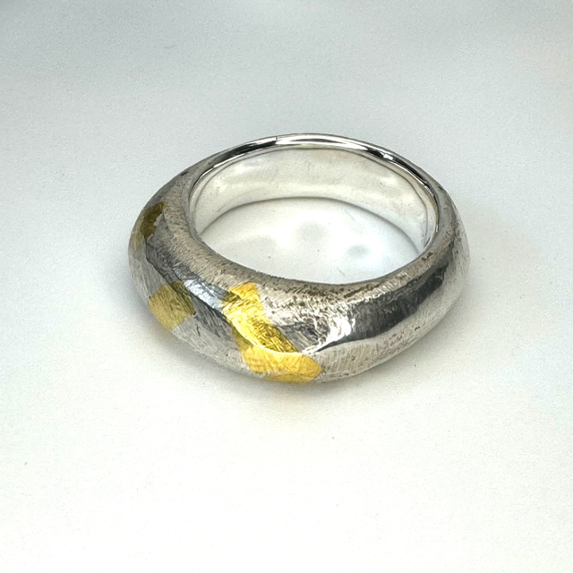 Flashes of brilliance ring