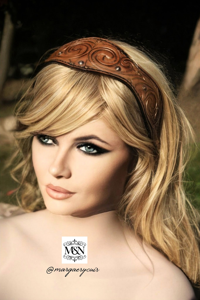Bandeau en cuir naturel, coiffure païenne