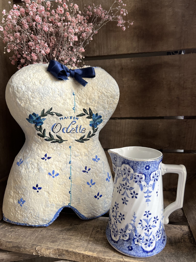 MANILLE - Pot à lait signé Sarreguemines - Terre de Fer