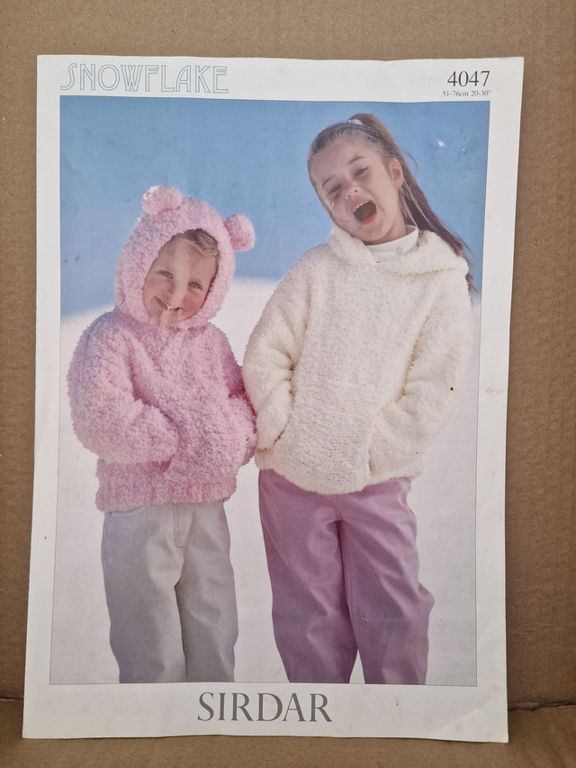 Sirdar Snowflake Knitting Pattern 4047