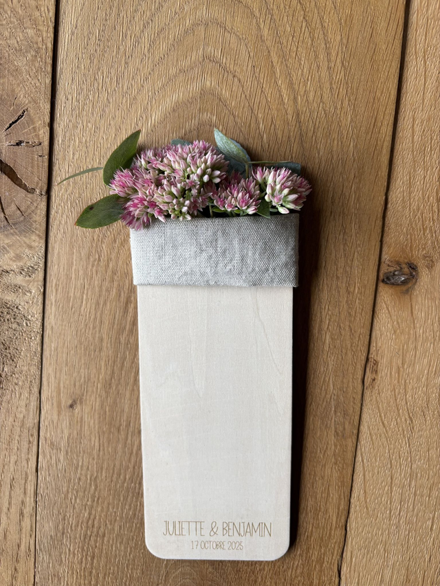 Boutonnière en bois - Personnalisable