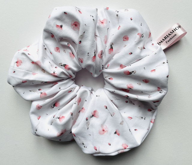 Pastellrosa Blumen Scrunchie