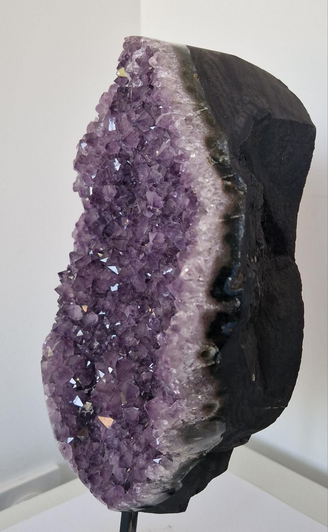 Améthyste Géode sur pied métal