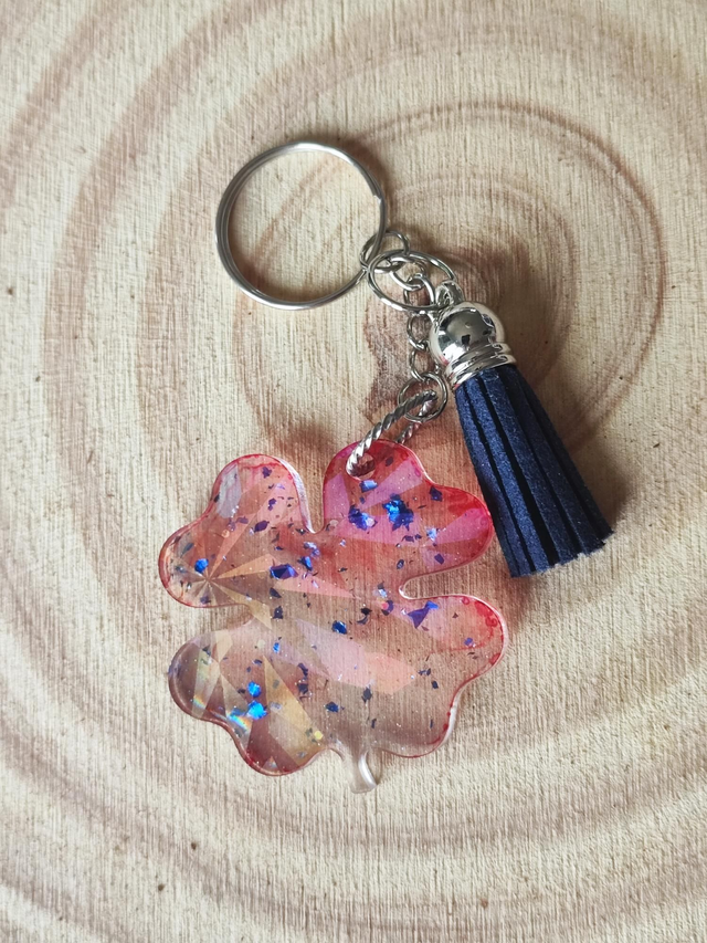 Porte-clés trèfle holographique 