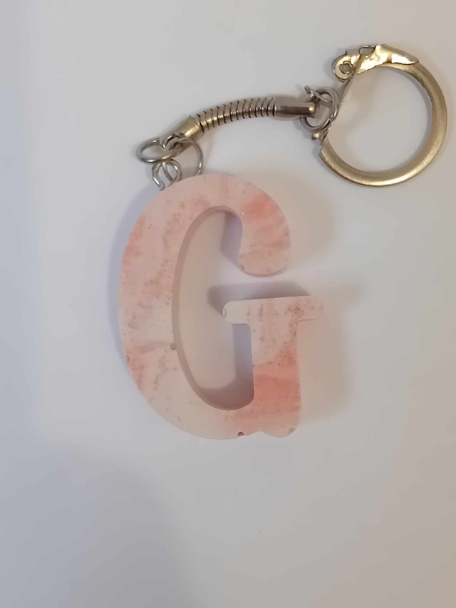 Porte clef lettre G en jesmonite 