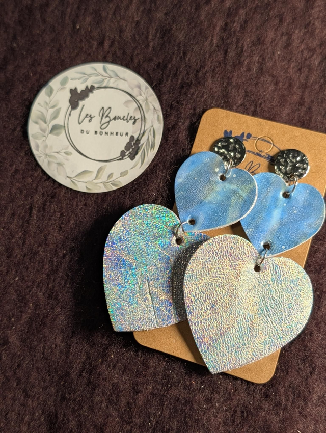 Boucles d'oreilles Marie Laure bleu ciel vernis et argenté holographique ml026