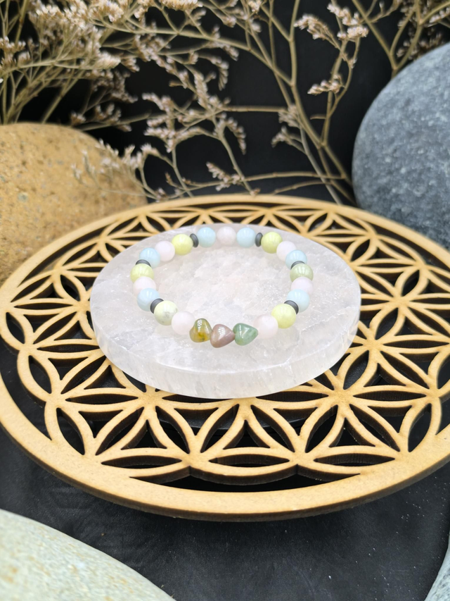 BP.012 Bracelet pastel avec coeurs