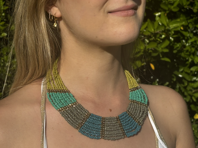 Collar tejido mostacilla múltiple verde