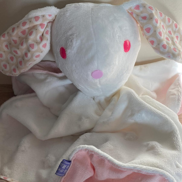 Doudou Lapin attache tétine 