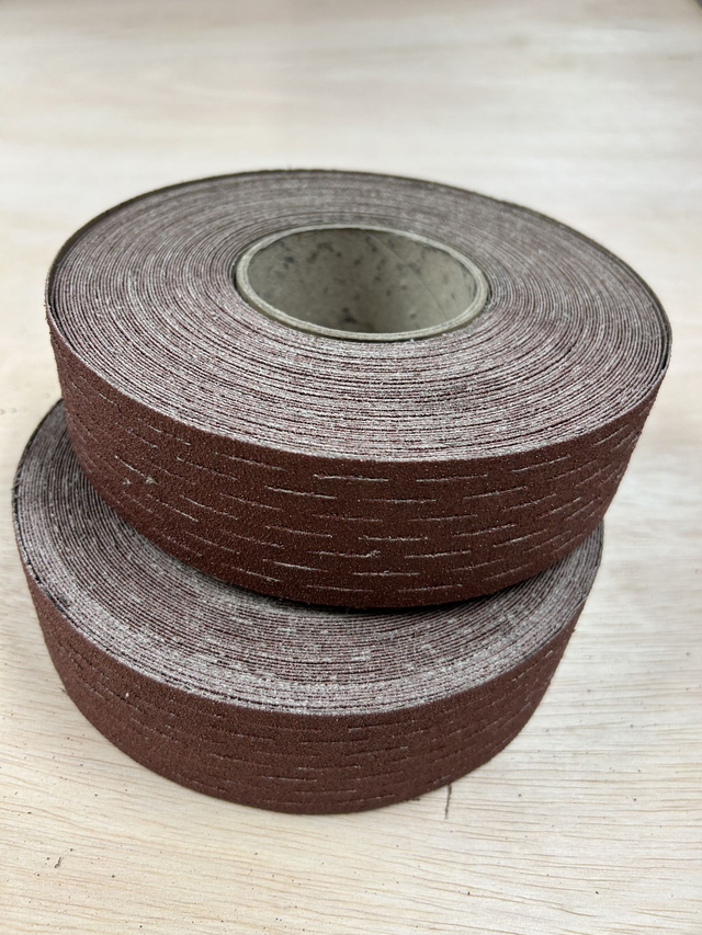 Geschlitztesschleifband auf Rolle 25m