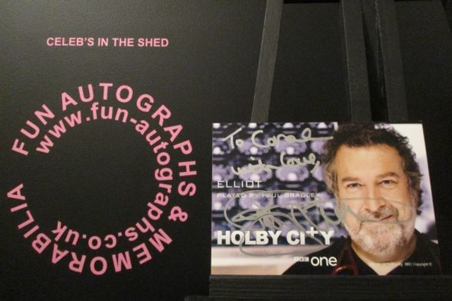 Paul Bradley (Elliot) Authentic Autographed Holby City 6x4 Cast Card (Personalised To Carol)