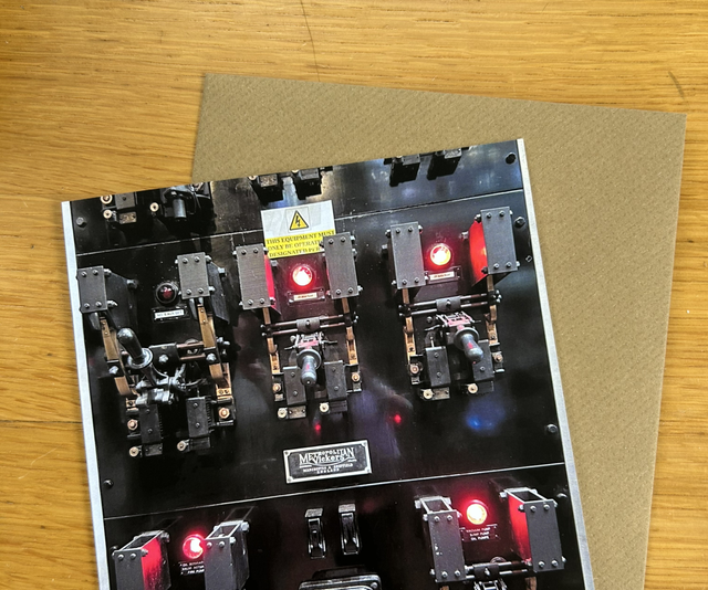 Vickers - 15x15cm with brown Kraft envelope