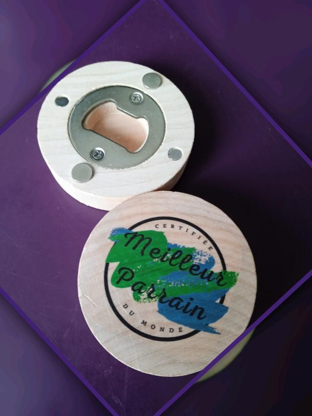 Décapsuleur magnétique déco couleur spéciale Parrain