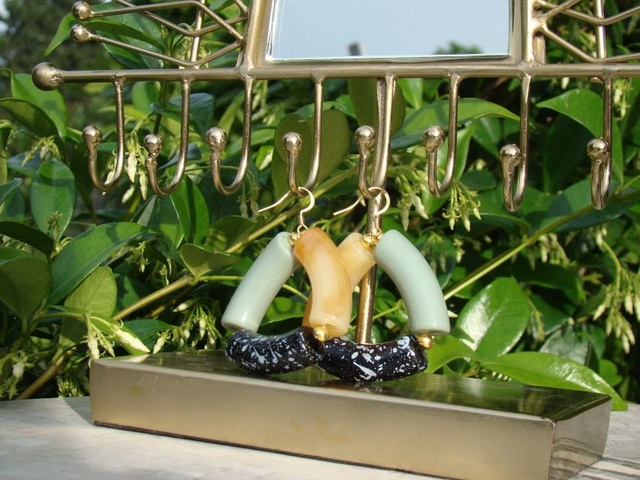 Boucles d&#039;oreilles perles tubes incurvées Shabalaa kaaramel