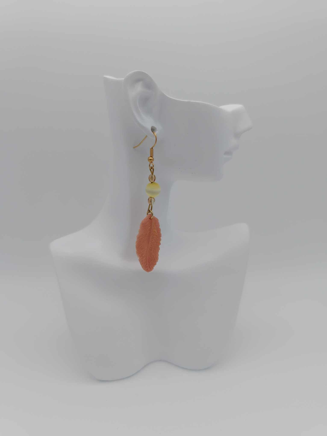 Boucles d&#039;oreilles en porcelaine froide Grandes plumes avec perles Swarovski