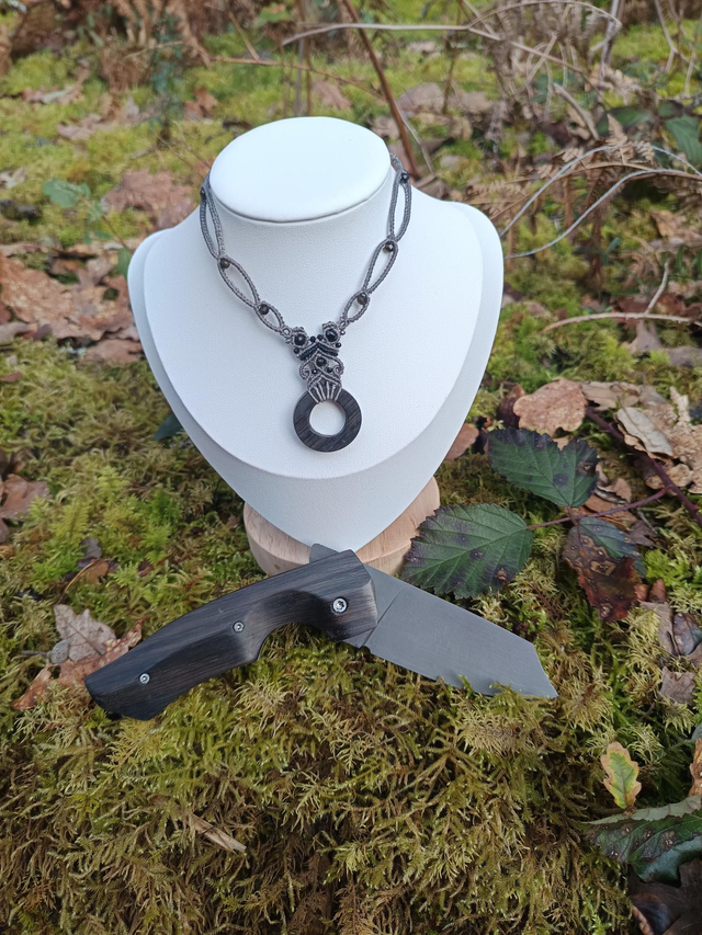 Ensemble couteau et collier bois ziricote 