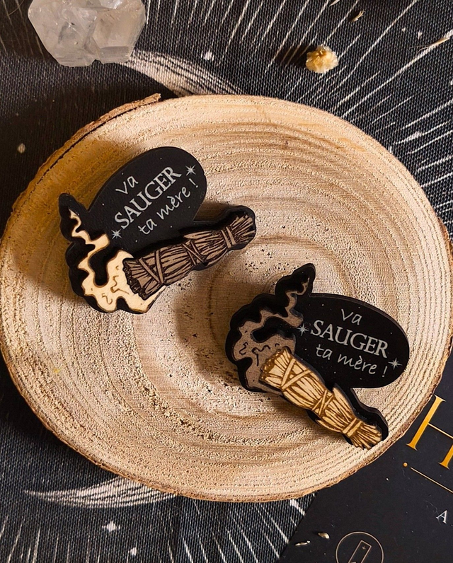 Pin's "Va Sauger ta mère" en bois noir