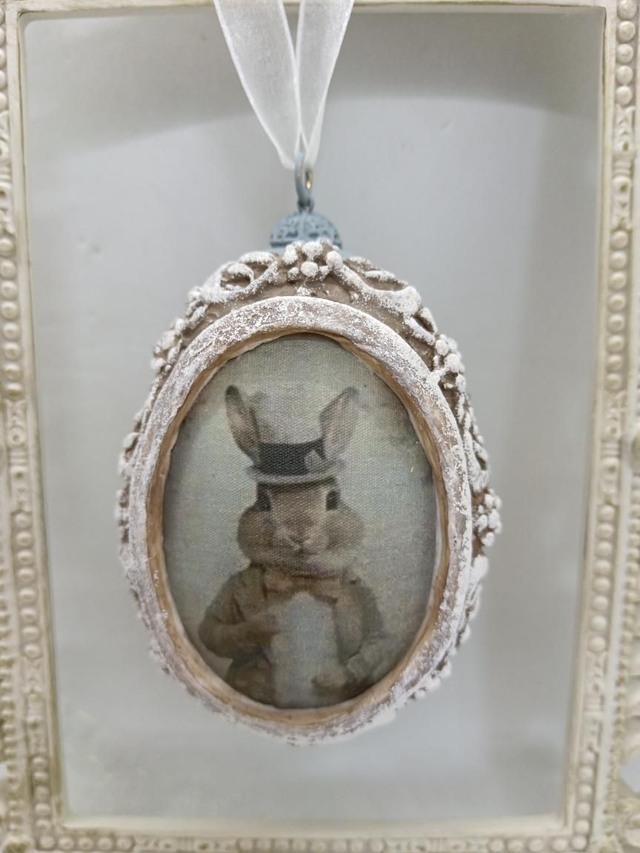 Rabbit in a top hat hanging Goose egg 
