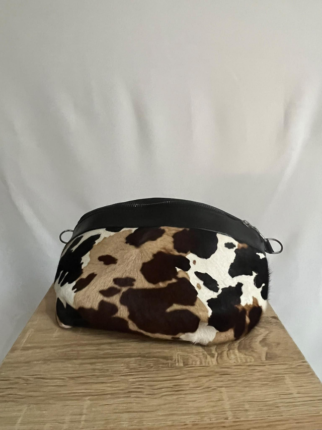 banane en cuir de bovin avec poils
