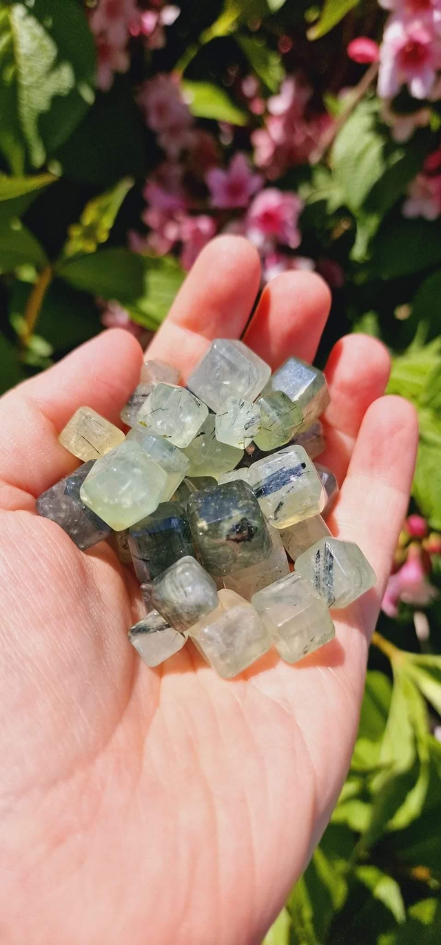 Prehinite Mini Cubes 