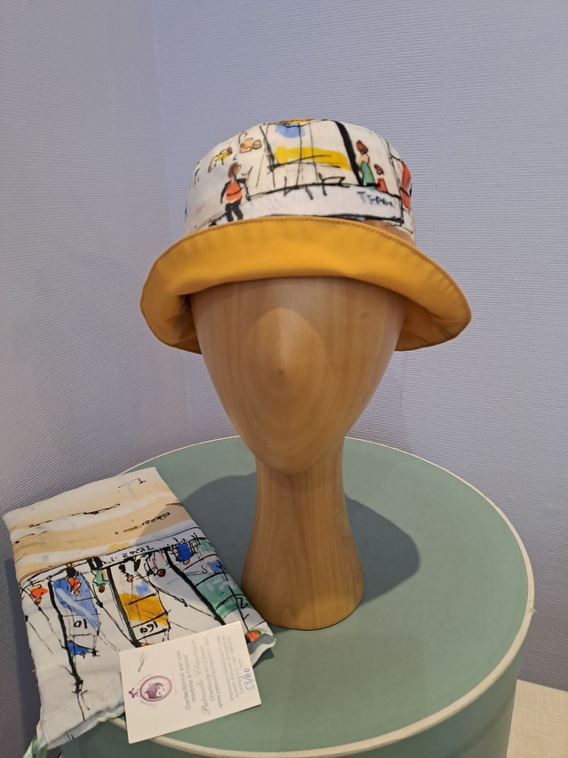 Bob de pluie Aquarelle "Ecole de voile" intérieur gabardine moutarde