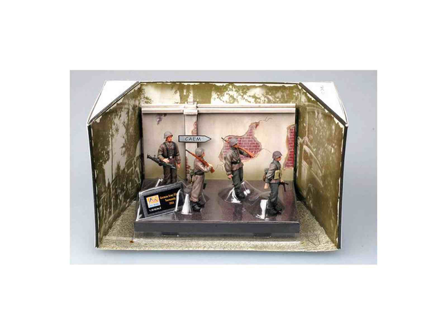 4 soldats SS Normandy &#039;44 Easy Models 33600 1/35