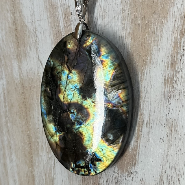 Pendentif en Spectrolite et bélière argent et zircons