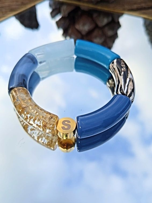 Bracelet jonc perles tubes acrylique léopard Indrani Midanait