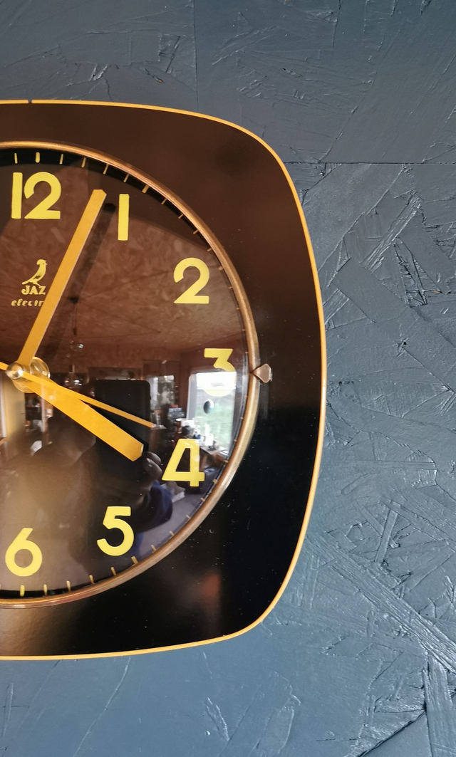 Horloge formica vintage pendule murale silencieuse "Jaz noir jaune"