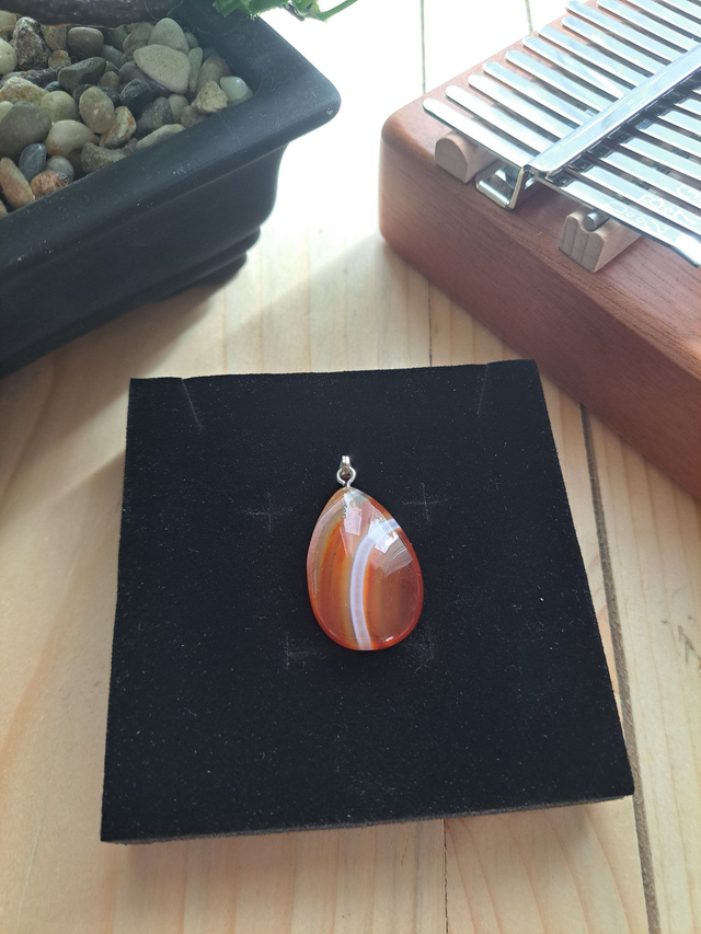 Pendentif larme cornaline