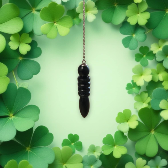 Pendule 24 en bois de cerisier