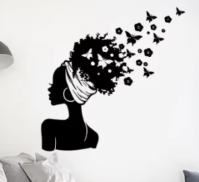 Grote muursticker Afrikaanse vrouw vlinders zwart (57x57cm)