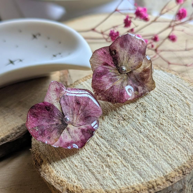 Pendientes de hortensias rojizas