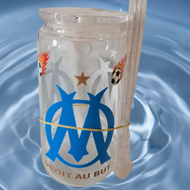Gourde avec paille en plastique Marseille