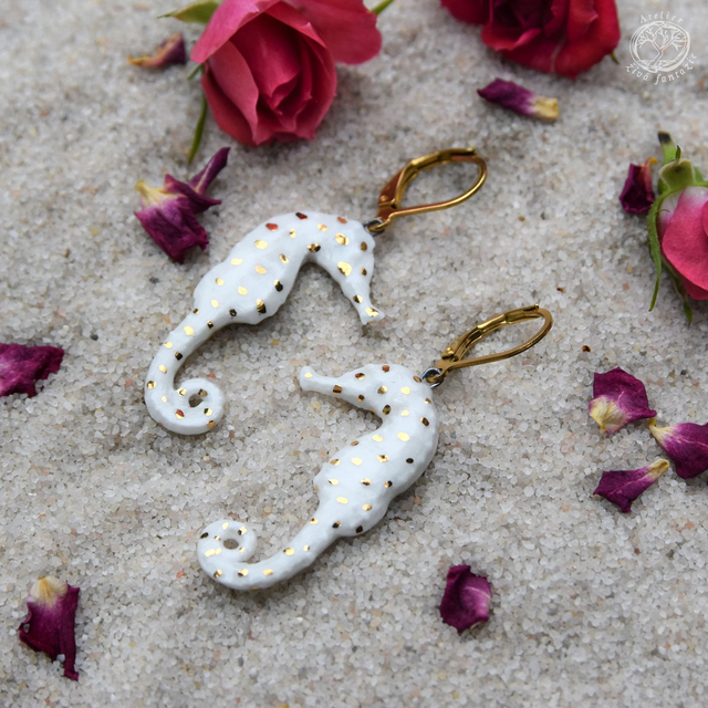 Porcelánové visací náušnice Mořští koníci